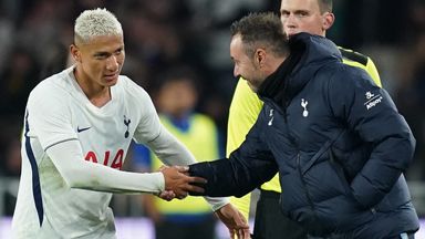 Richarlison shakes hands with Spurs boss Roberto De Zerbi after scoring the winner vs Chelsea