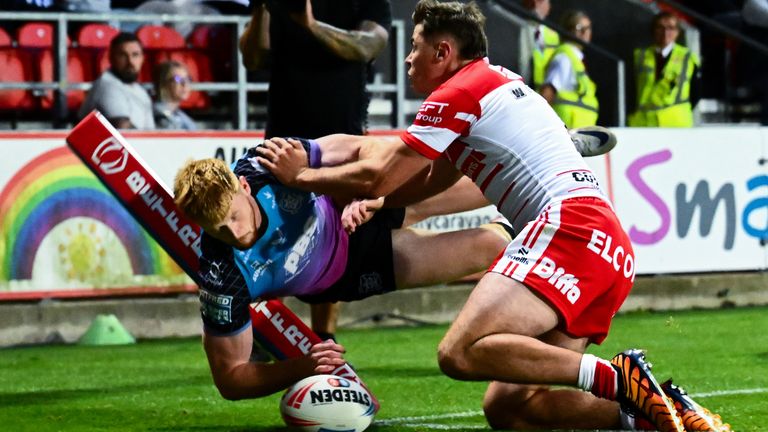 Harvey Barron scored a first senior hat-trick for Hull FC