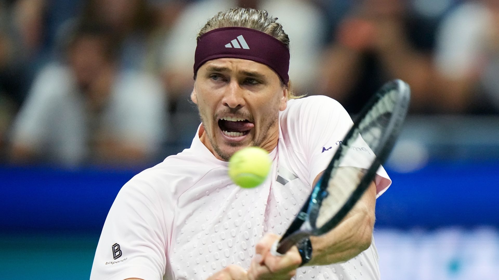 Zverev reaches quarters in New York after rare pre-midnight finish