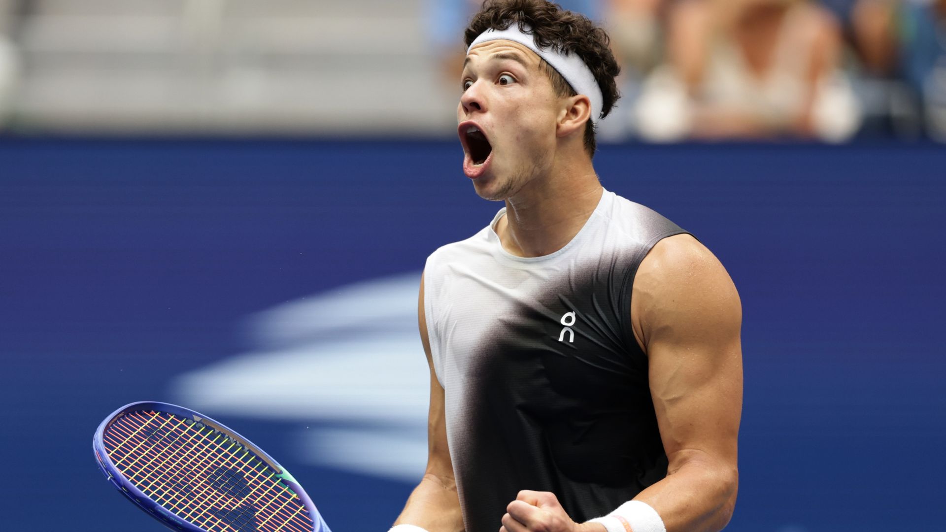 US Open LIVE! Home hope Shelton wins the third set to close in on Zverev