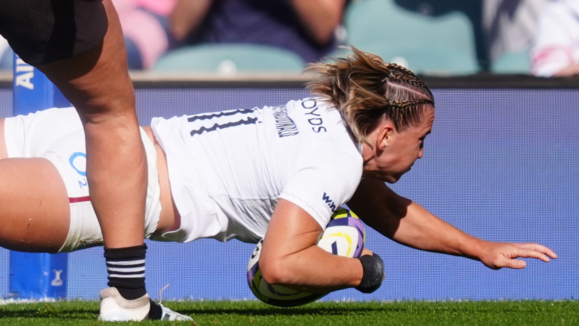 Red Roses lead Black Ferns at Allianz Stadium LIVE!