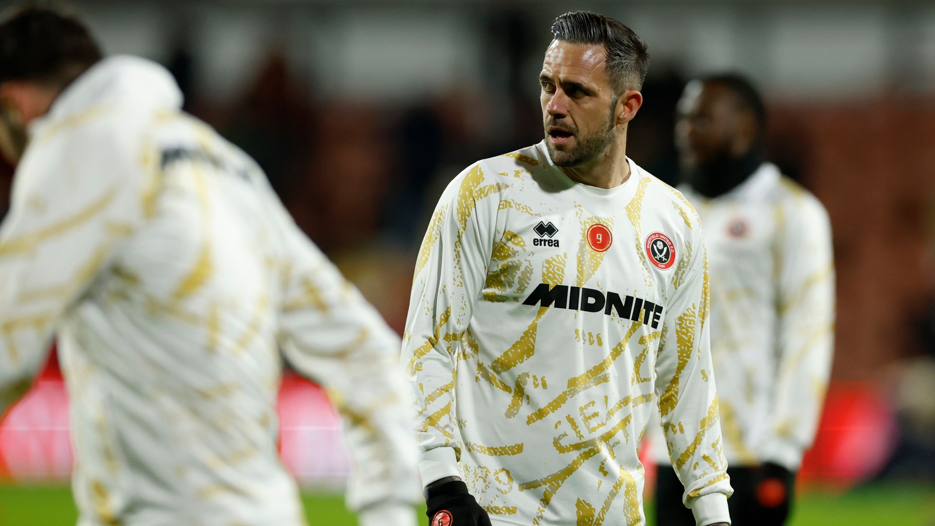 EFL latest: Ex-Liverpool striker Ings joins Wycombe