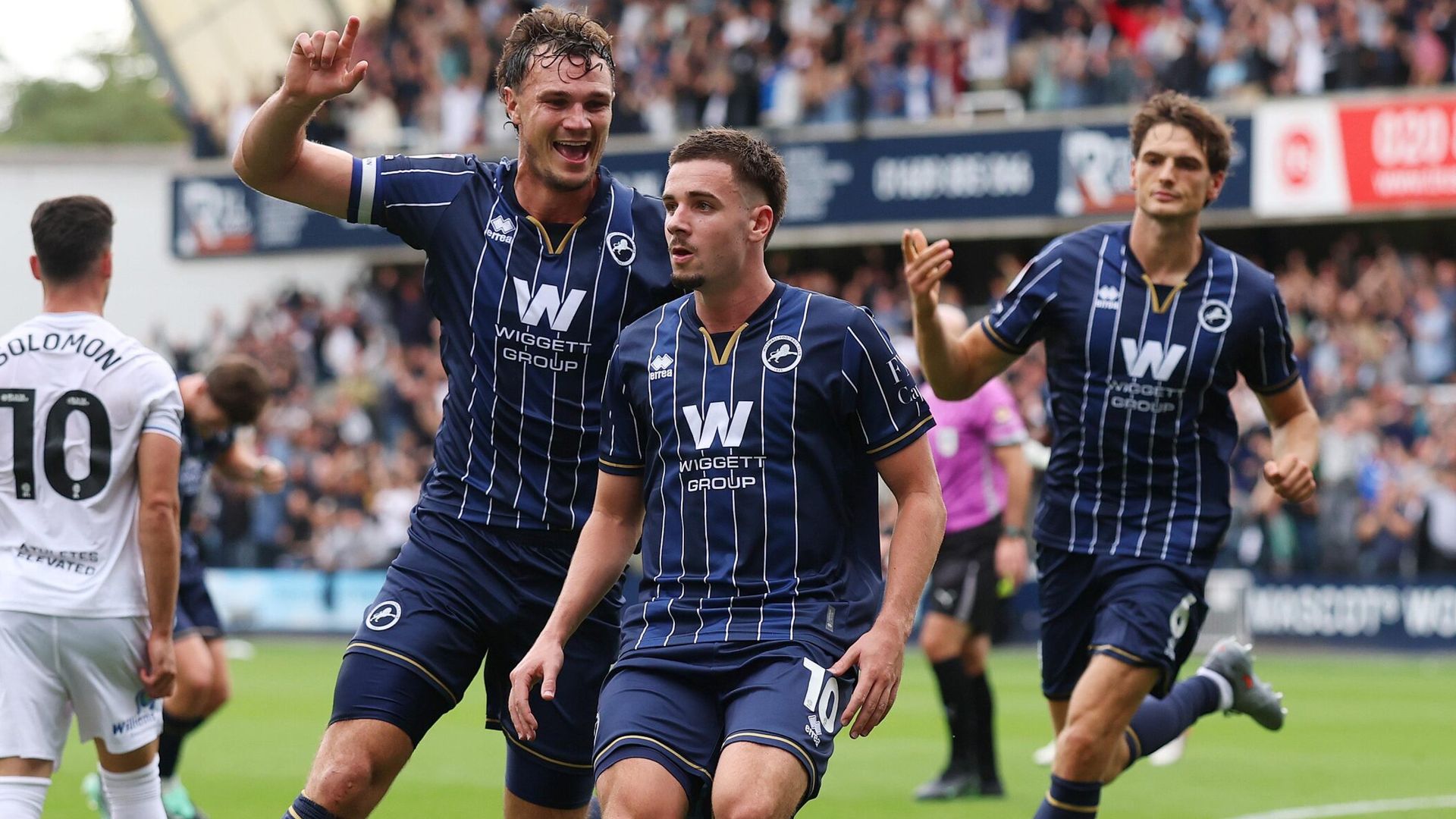 West Ham pushing for way back into derby at Millwall LIVE!