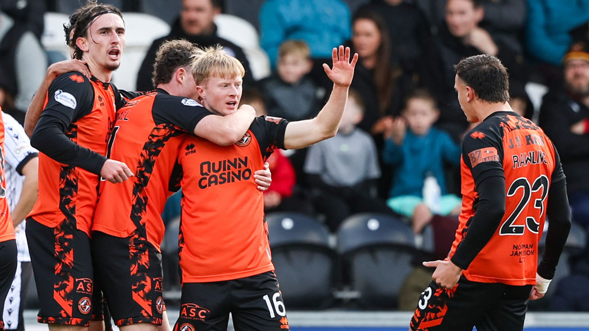 Dundee Utd thrash St Mirren on Goodwin return