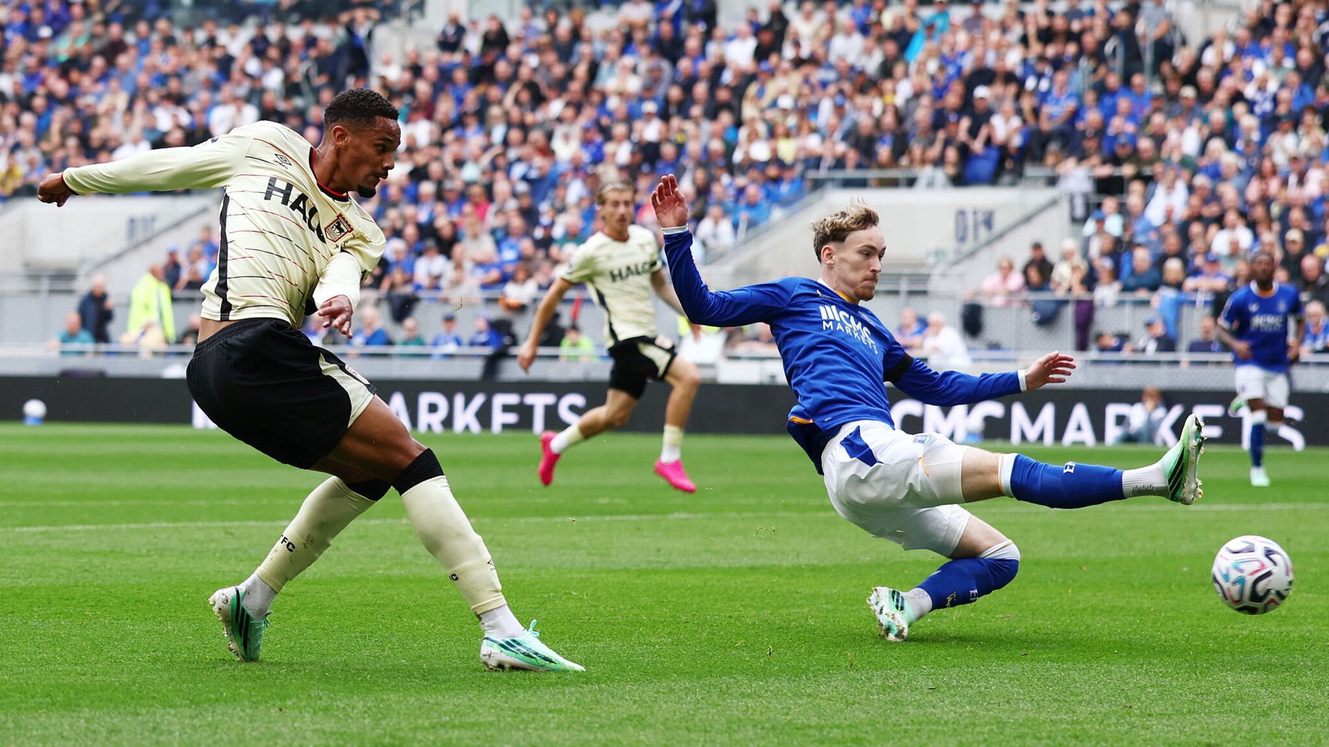 Chances for both sides with Everton leading Ipswich LIVE!