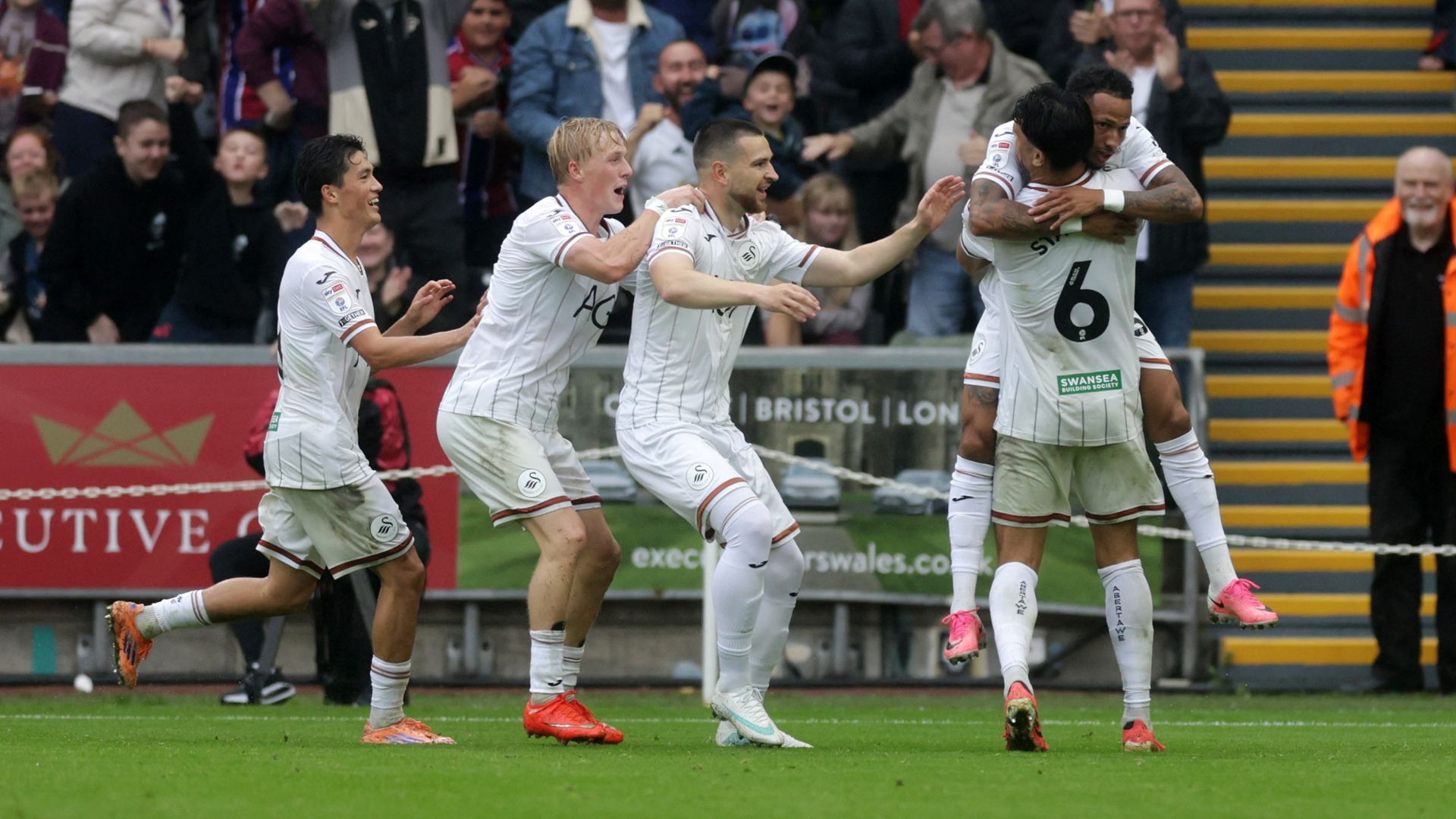 Norwich fight back at Boro; struggling Burnley trail Swansea - EFL LIVE!