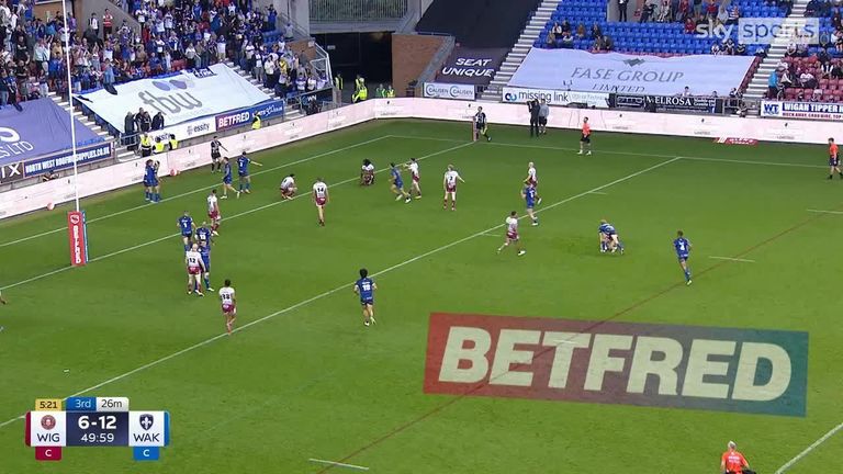 Jack Sinfield beat Junior Nsemba for power, driving over the try line to score for the visitors