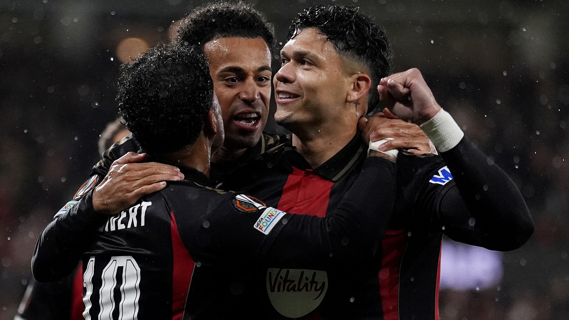 Europa League: Bournemouth thrash Milan, Palace draw, Celtic beaten LIVE!