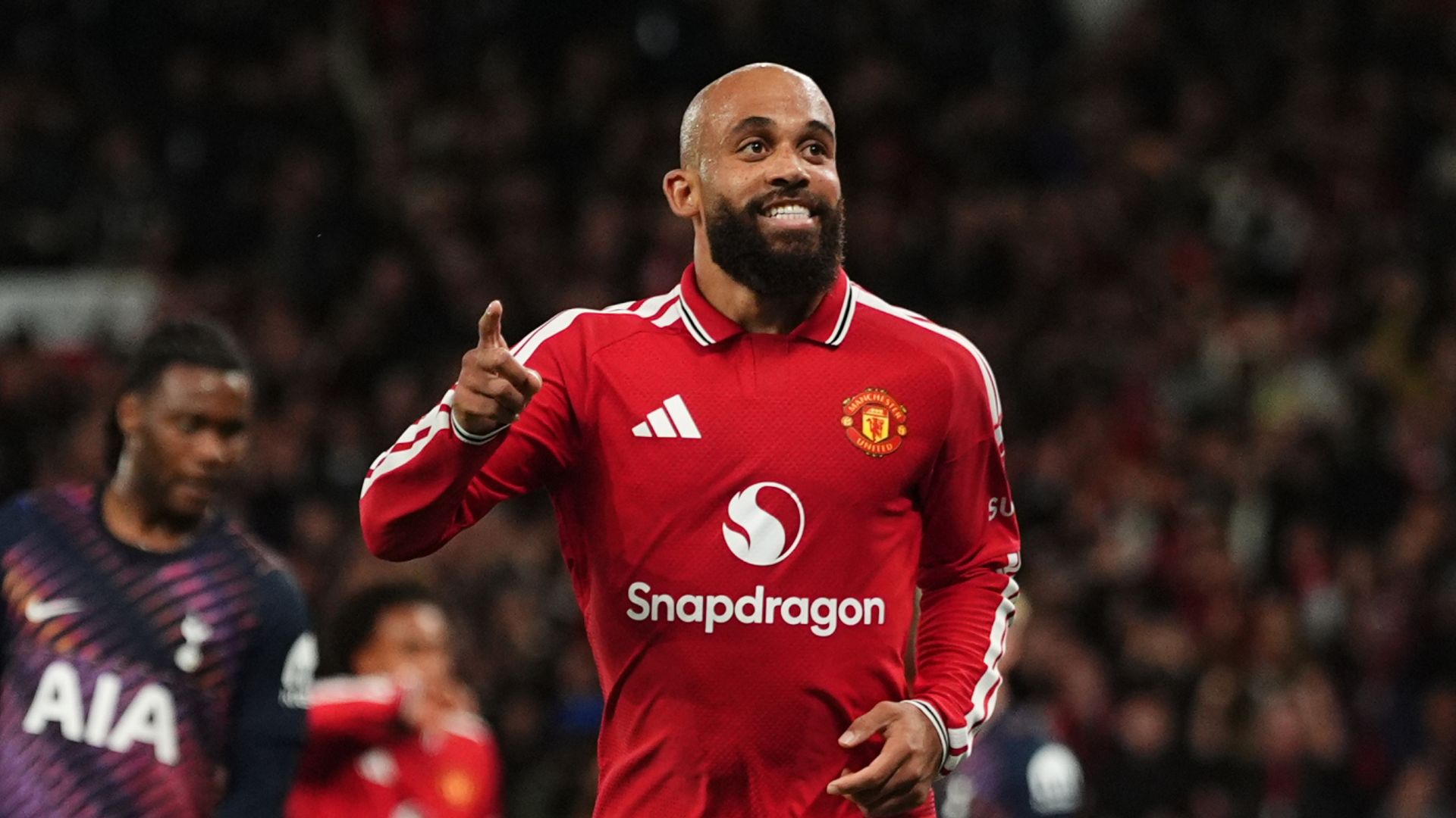 Ten-man Spurs punished for wastefulness as Man Utd steal lead LIVE!