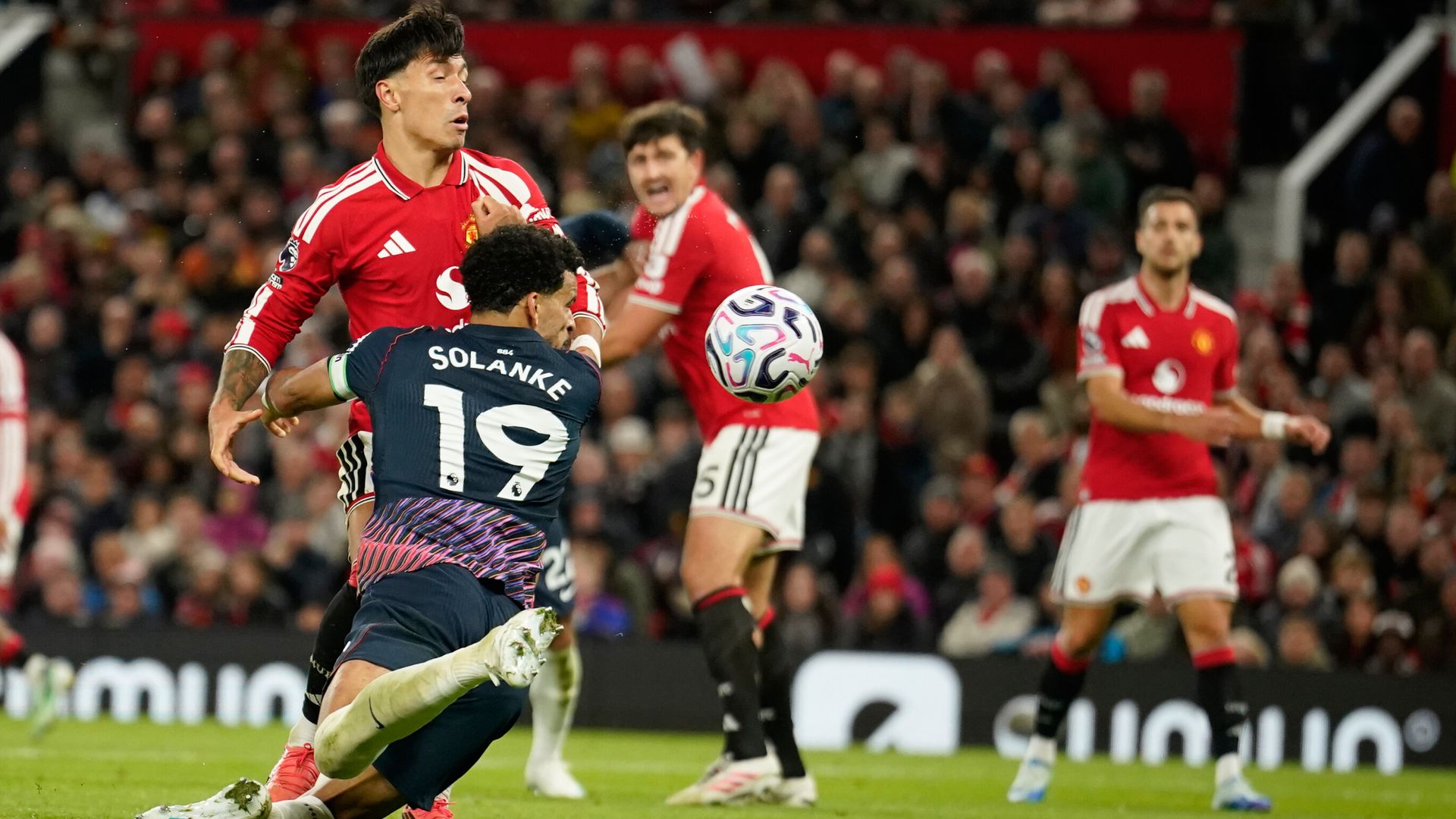 Ten-man Spurs snatch late leveller at Man Utd LIVE!