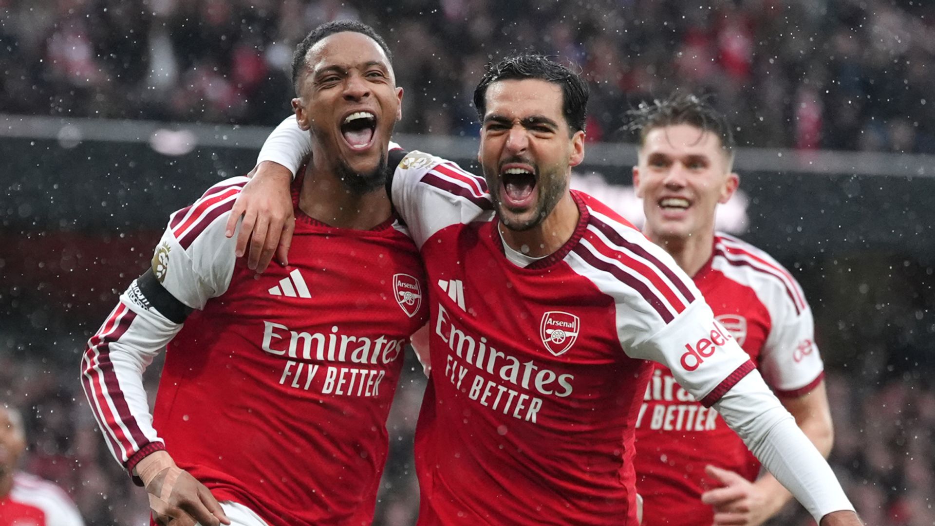 Arsenal take early lead vs Everton from a corner LIVE!