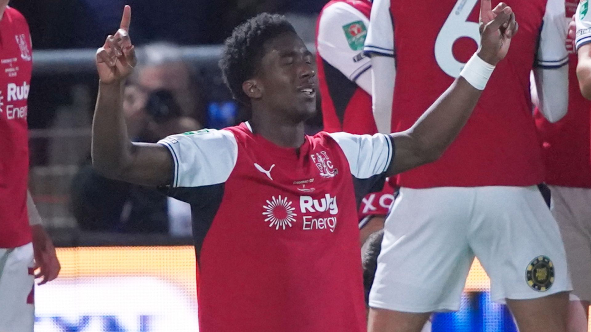 WHAT A MOMENT! Fleetwood take the lead against Arsenal LIVE!