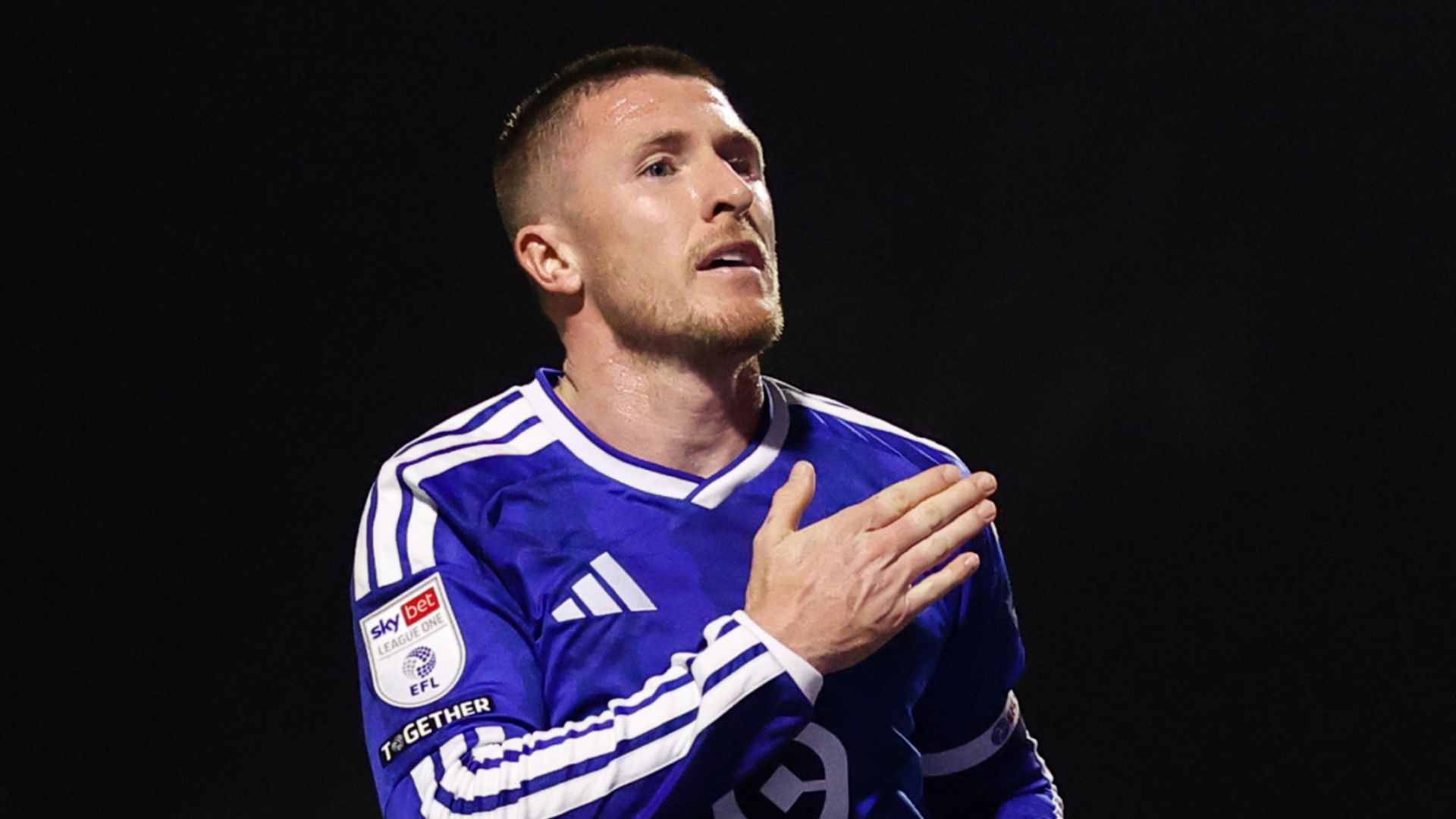 EFL round-up: Stockport top of L1 as Leicester win; Salford extend L2 lead