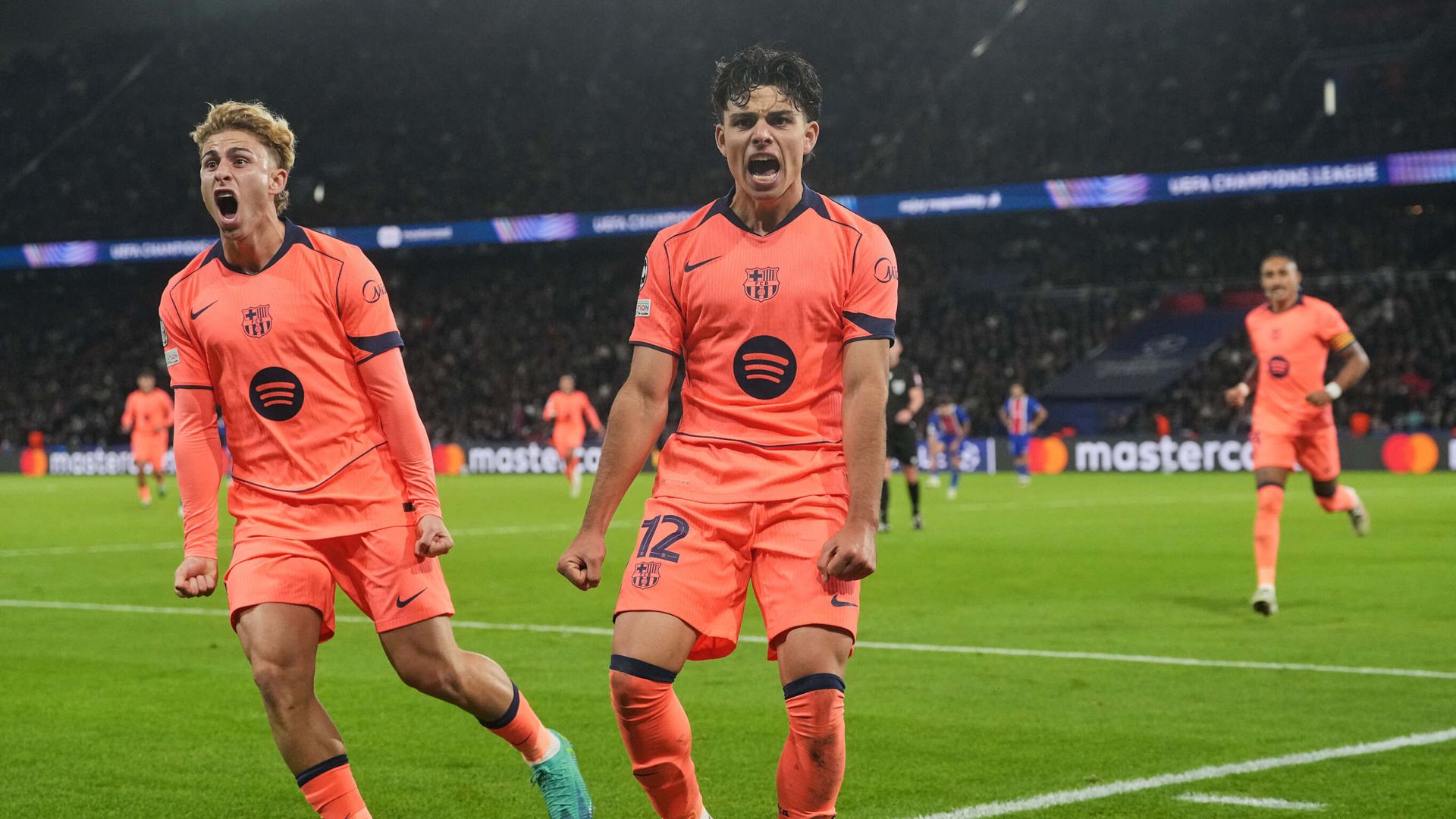 Barcelona level at PSG LIVE!